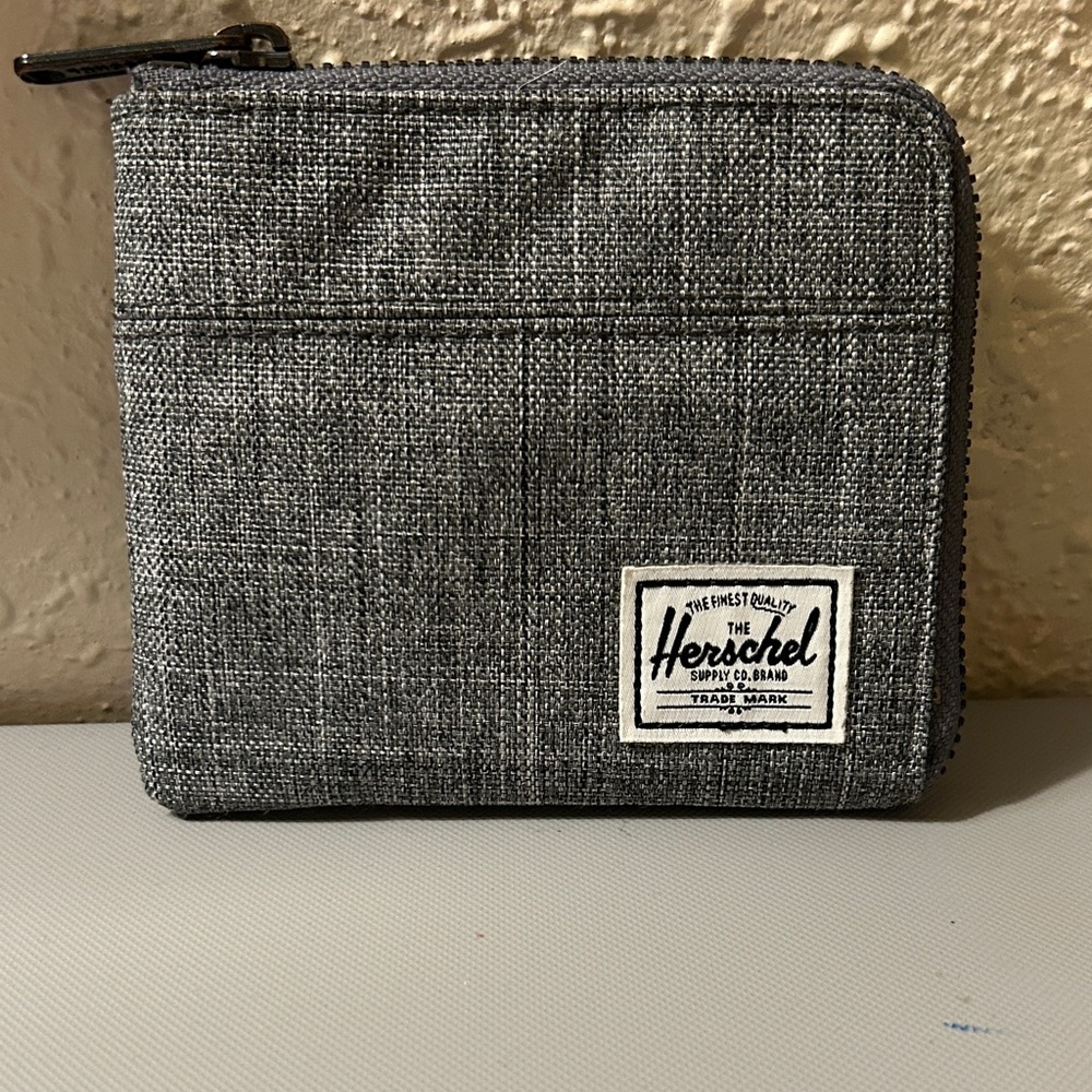 Herschel wallet